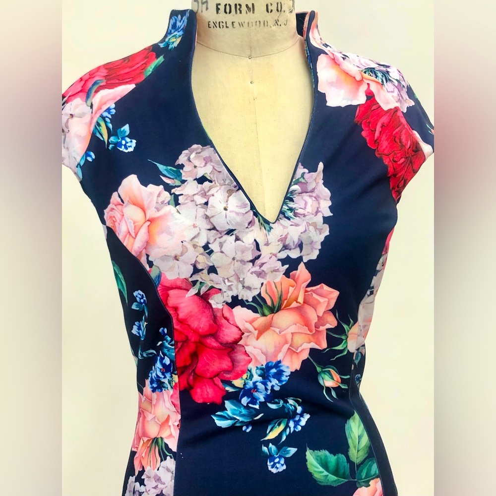 Neiman Marcus Floral V-Neck Midi Wiggle Pencil Coctail dress S - Picture 5 of 6